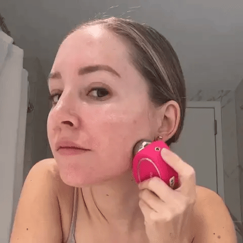 GlowLift™ — Masajeador Facial de Microcorriente (Tu Mini Lifting Diario Sin Cirugía)